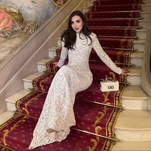 Elegant Cream Lace Long  Sleeved Trumpet Style Evening Gown Size Medium